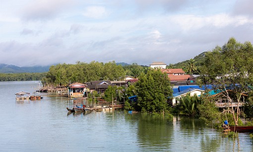 U1027003 - La-Un River