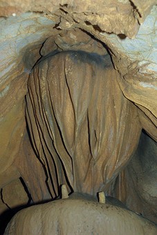 B1003094 - Buddha Cave