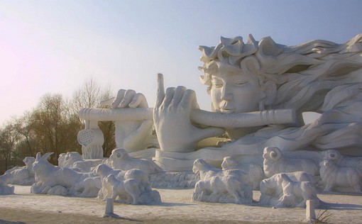 D0125216 - Snow Statues 2003