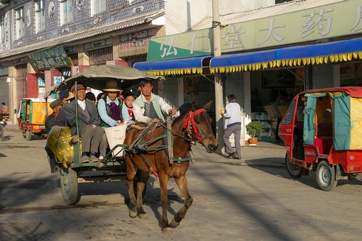 E0111107 - Xizhou Market