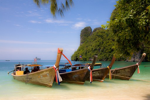 I0818115 - Ko Hong Archipelago