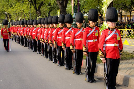 I1116027 - 01-Royal Guards