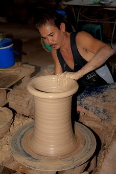 K0710220 - Dragon Jar And Ceram