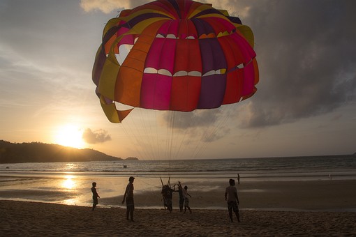 Q1001225 - Hat Patong