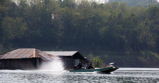 S0418412 - Ban Tha Rua Kao Scen