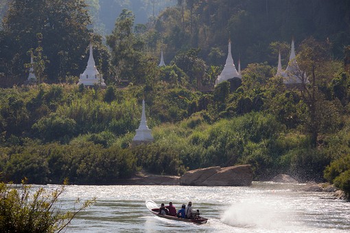 T0303358 - Moei River Viewpoint