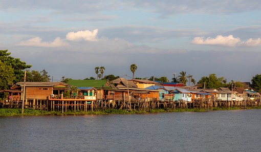 U0705669 - Traditional River Vi